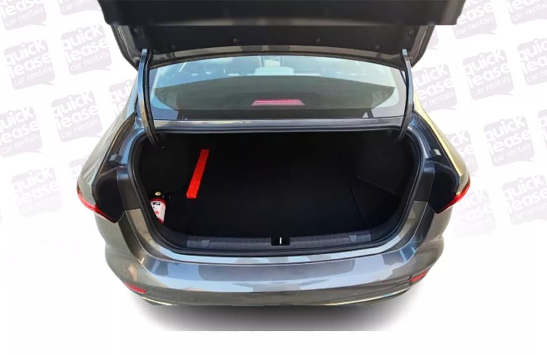 Geely Emgrand 2025_0